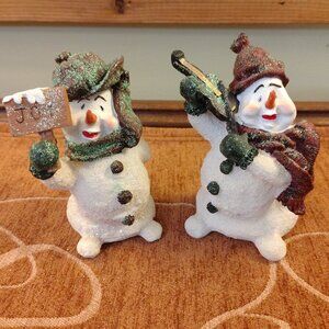 Vtg Set 2 Christmas Hand-Painted Resin Snowman Joy Violin Big Bottom Figurines
